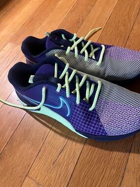 Nike men weight lifting shoes